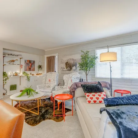 Walk To Conveniences Tempe Condo With Pool!